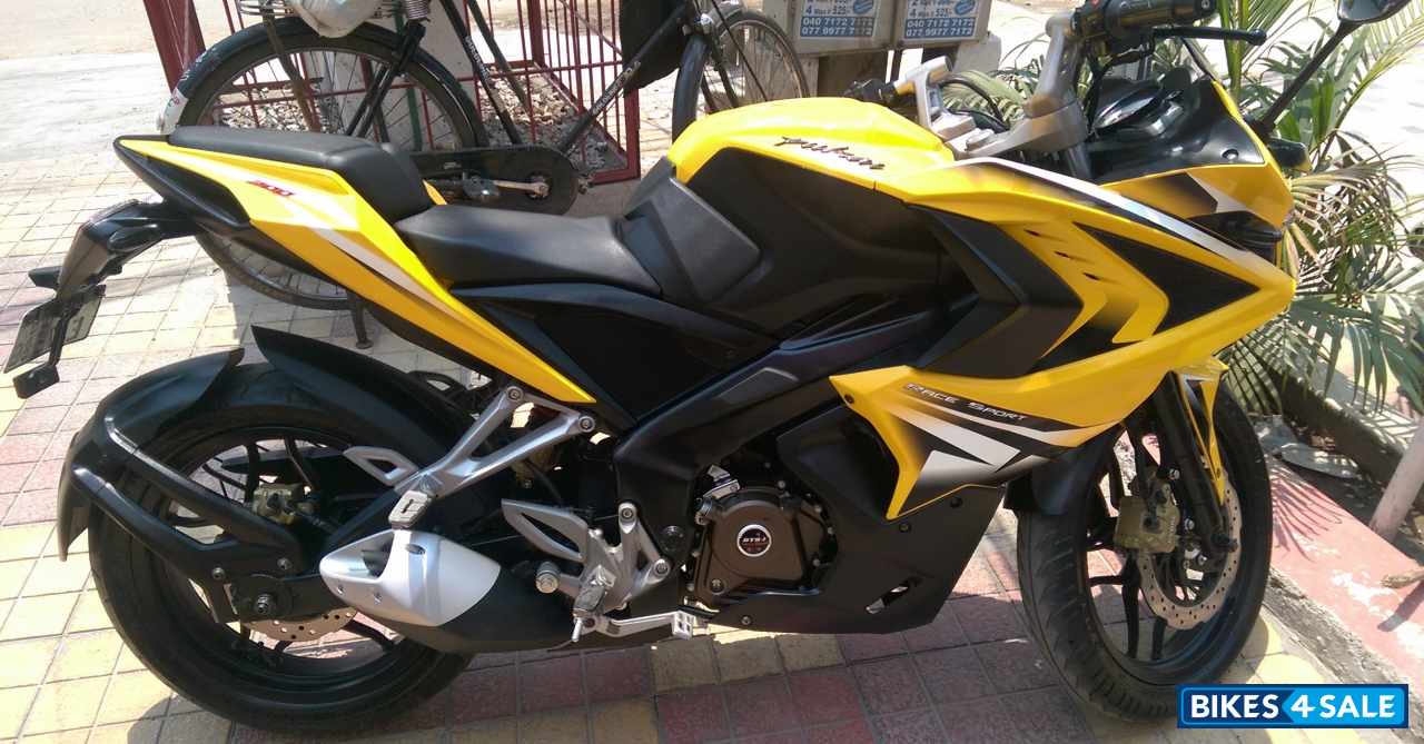 Yellow Bajaj Pulsar RS 200