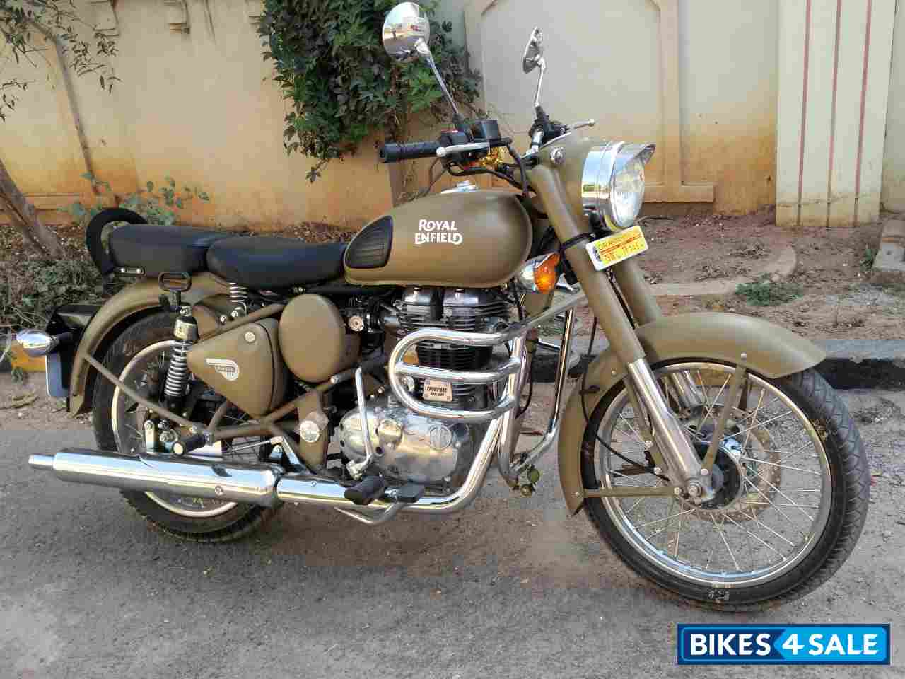 Sand Royal Enfield Classic Desert Storm