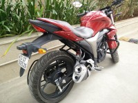 Red Suzuki Gixxer 150