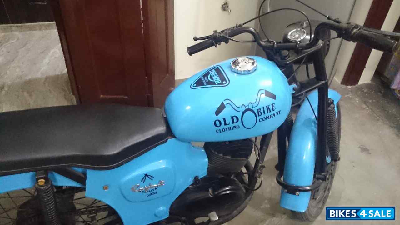 Used 1975 model Yamaha Rajdoot for sale in Meerut. ID 129583. Blue