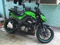 Green Kawasaki Z1000