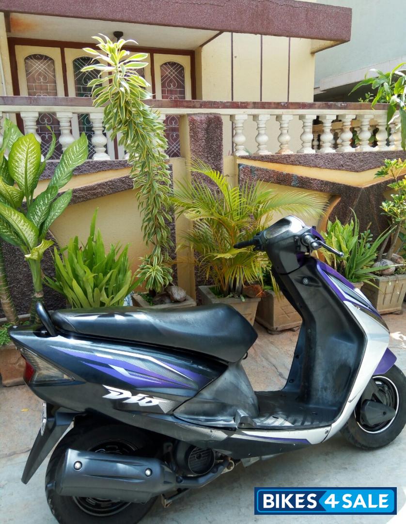 Blue Honda Dio Blue Honda Dio
