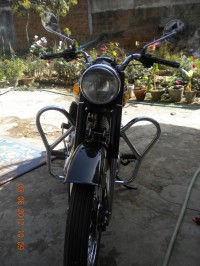 Black Royal Enfield Bullet Standard 350