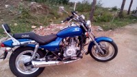 Blue Bajaj Avenger 220 DTS-i