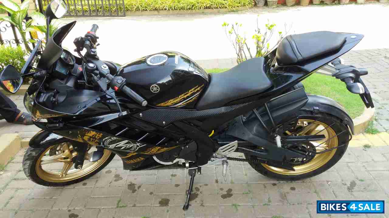 yamaha r15 golden black