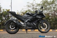 Black Yamaha YZF R15 V2