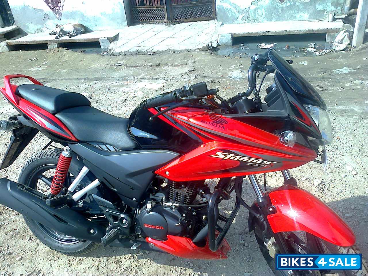 Red Black Honda CBF Stunner