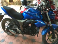 Blue Suzuki Gixxer 150