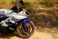 White/blue Yamaha YZF R15 V2