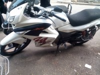 White Hero Karizma ZMR