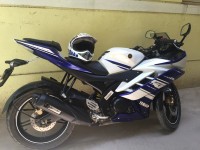 White & Blue Yamaha YZF R15 V2