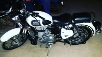 White Royal Enfield Classic 350