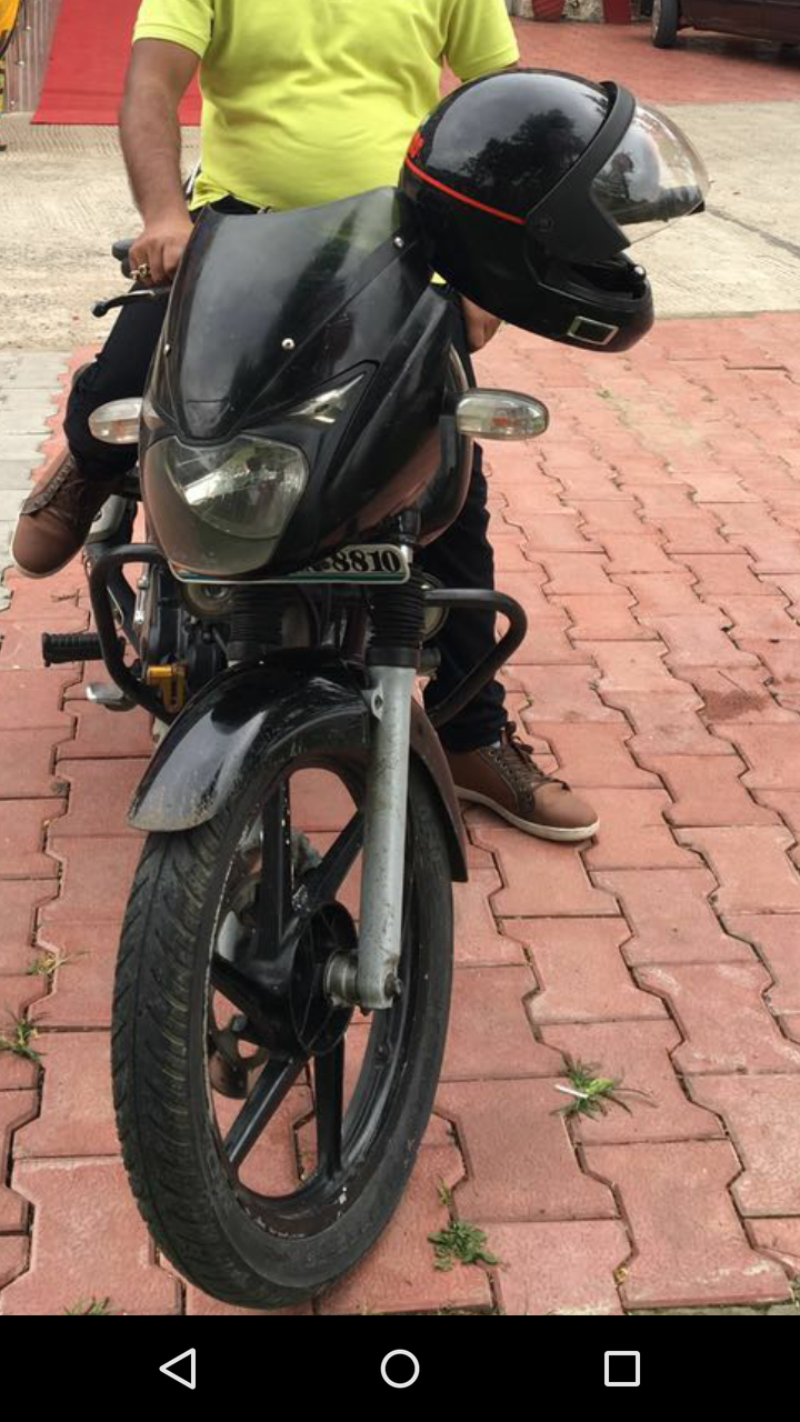 Black Bajaj Pulsar 180 DTSi