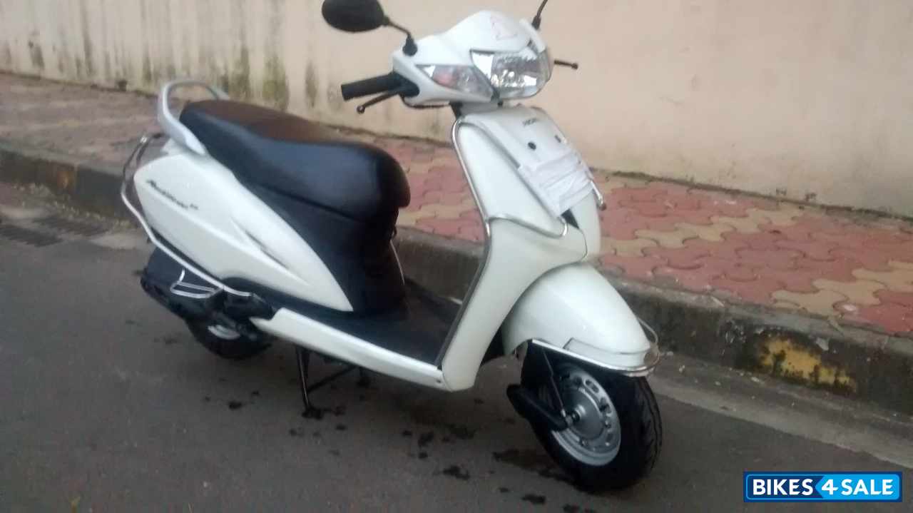 White Honda Activa 3G White Honda Activa 3G