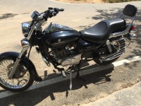 Black Bajaj Avenger 220 DTS-i