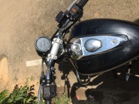 Black Bajaj Avenger 220 DTS-i