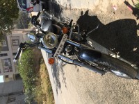 Black Bajaj Avenger 220 DTS-i