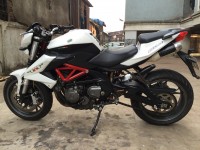 White Benelli TNT 600 i