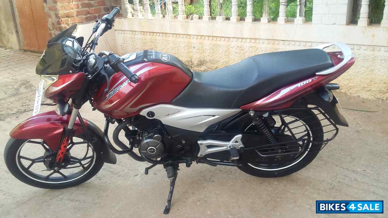 Red Bajaj Discover 100T