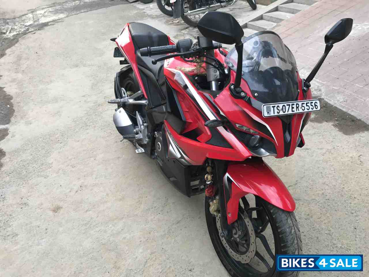 Red Colour Bajaj Pulsar RS 200