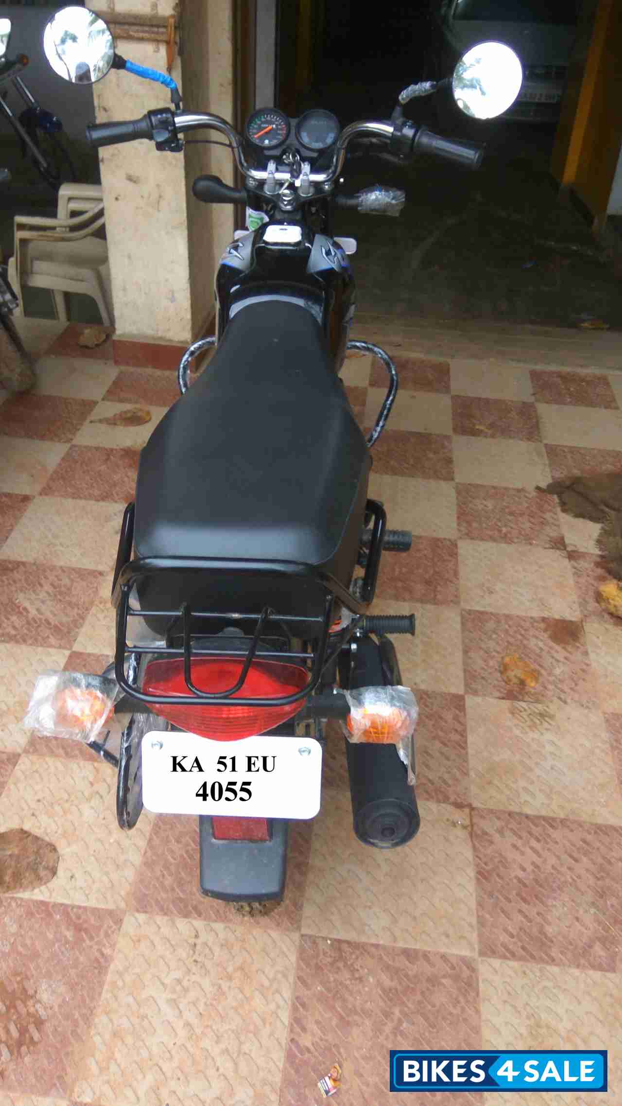 Blue Black Bajaj CT 100B Blue Black Bajaj CT 100B