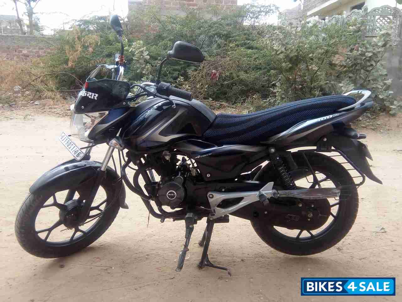 Bajaj discover 100m price hot sale