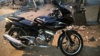 Black Bajaj Pulsar 220F