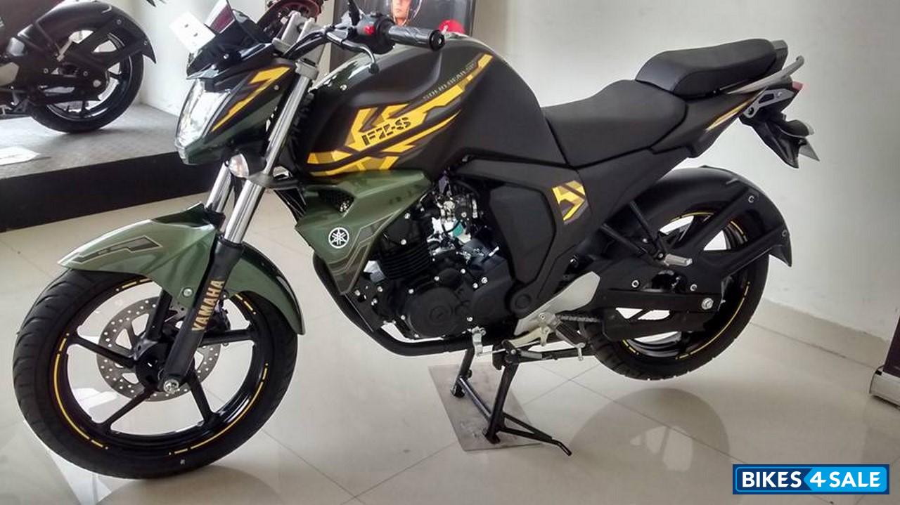 Matt Green Yamaha FZ-S FI V2 Matt Green Yamaha FZ-S FI V2