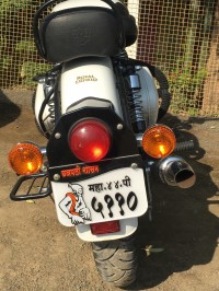 White Royal Enfield Classic 350