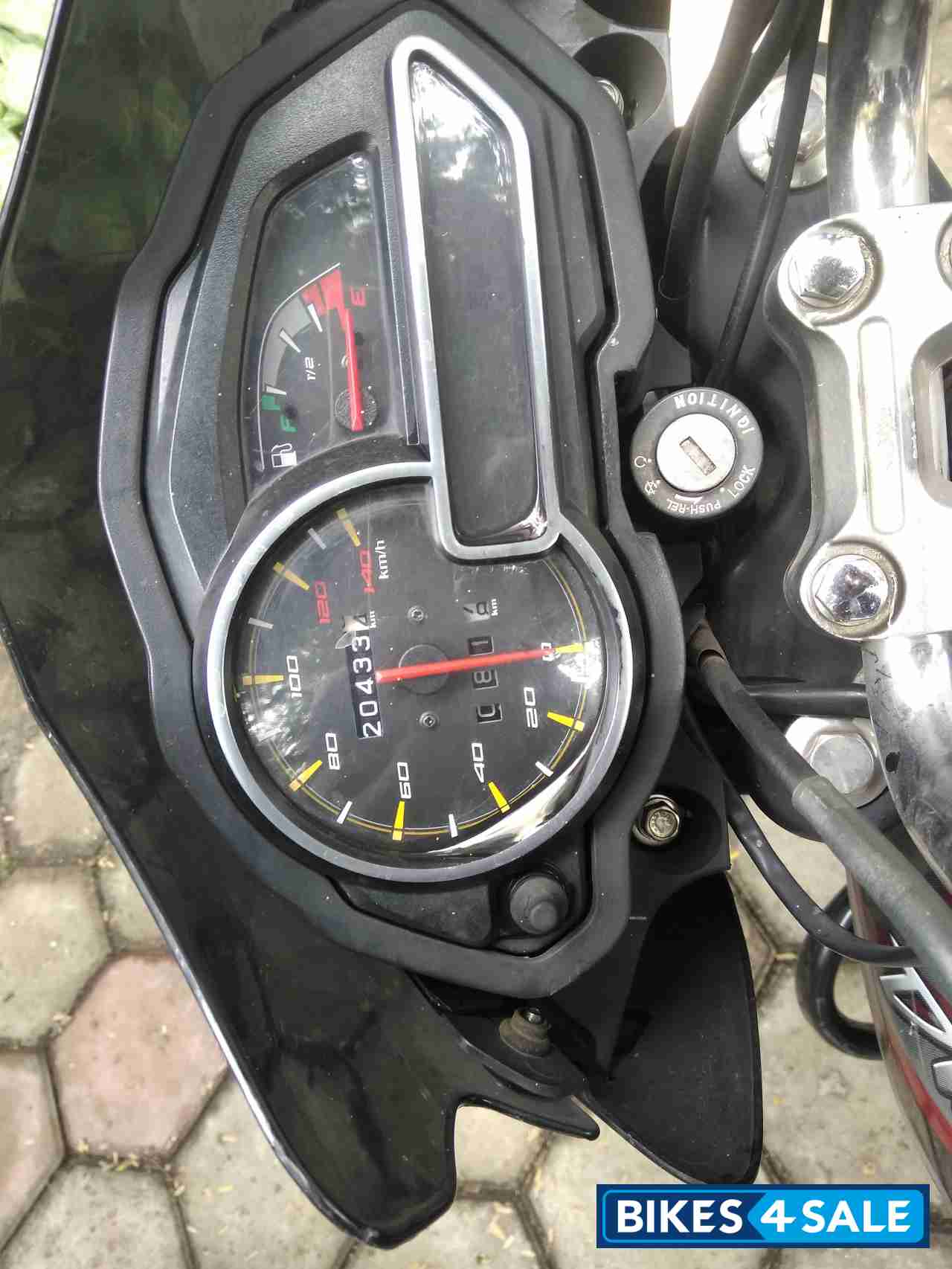Black Bajaj Discover 125 ST Black Bajaj Discover 125 ST