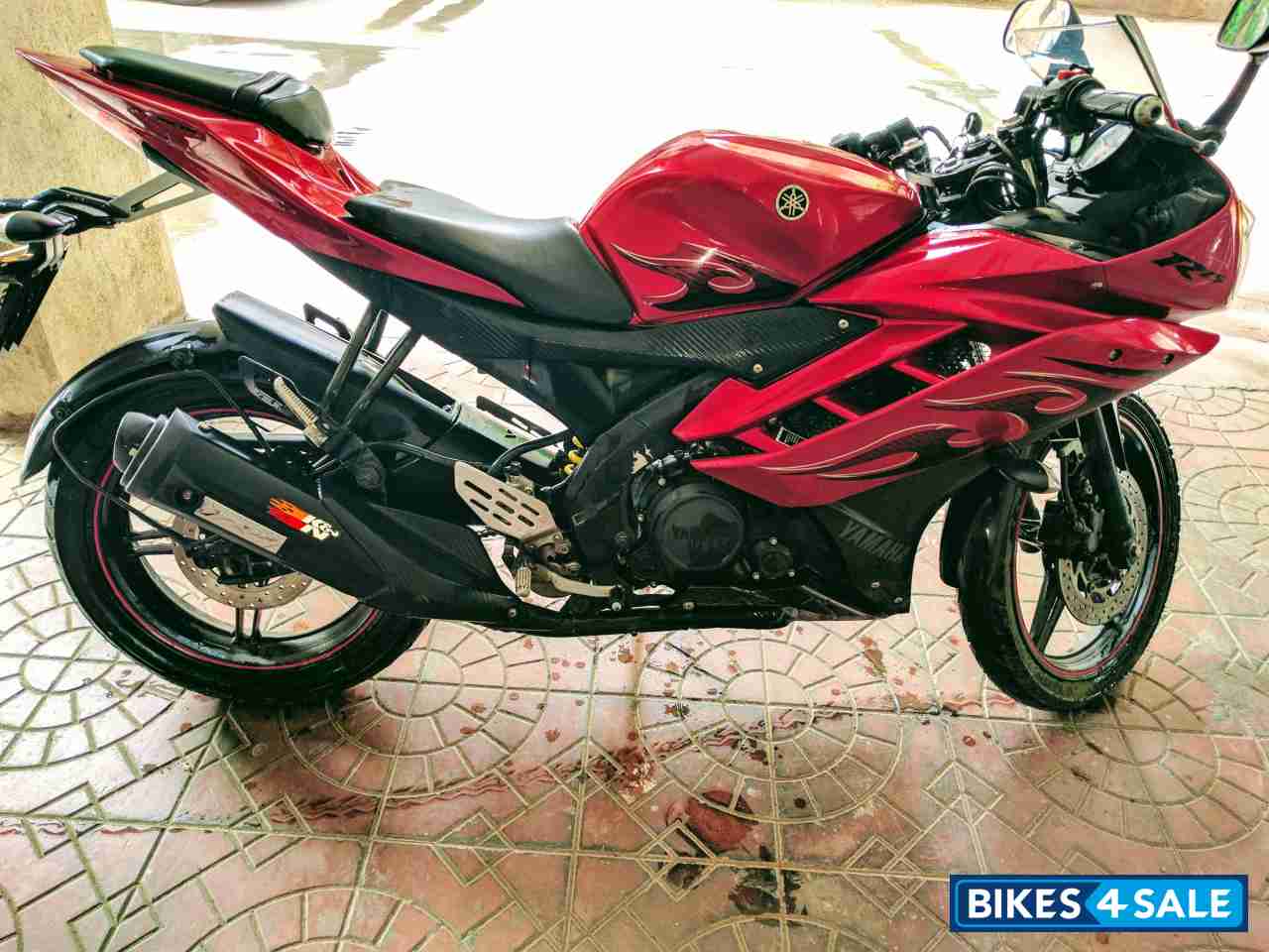 Red Yamaha YZF R15 V2