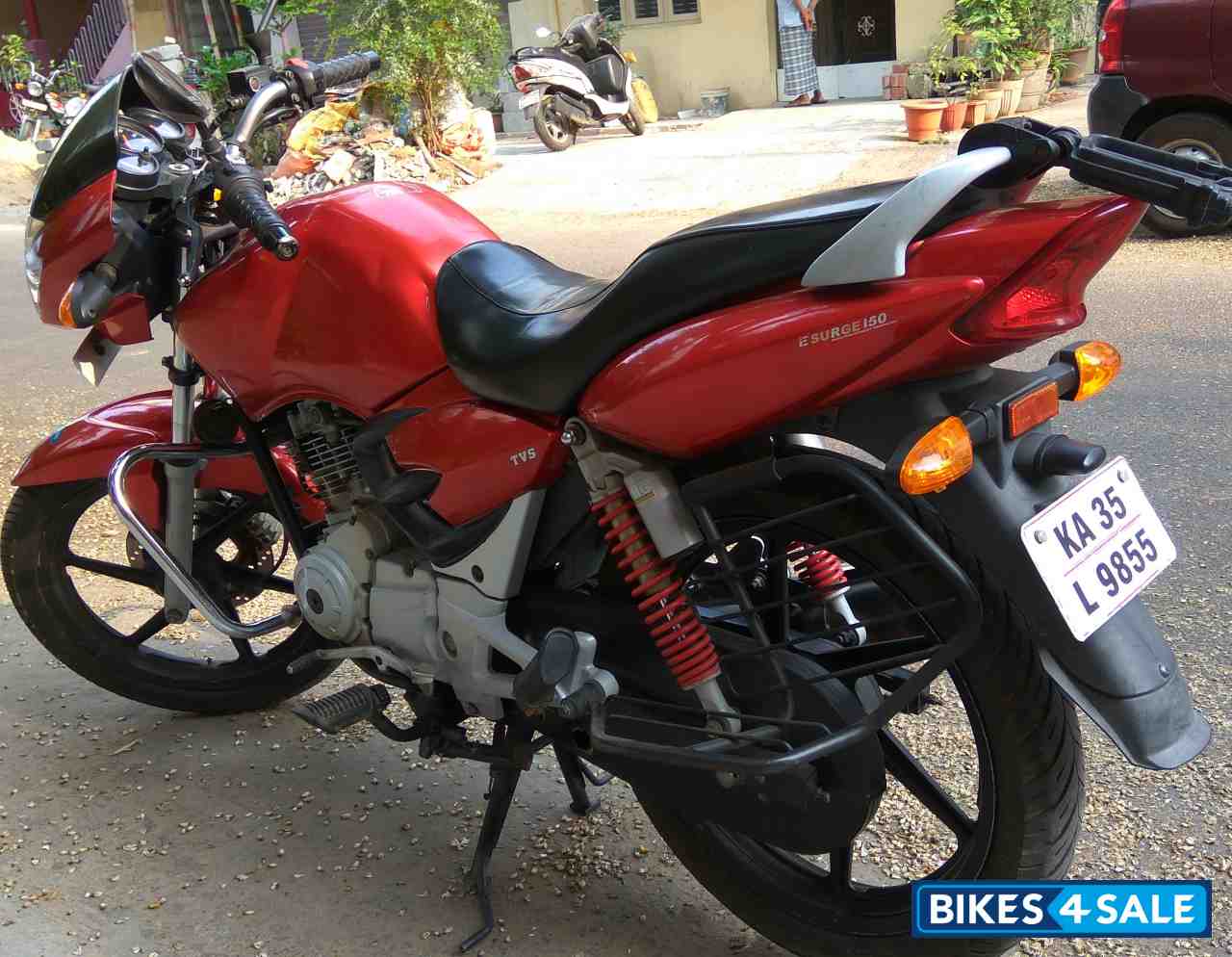Red TVS Apache 150 Red TVS Apache 150