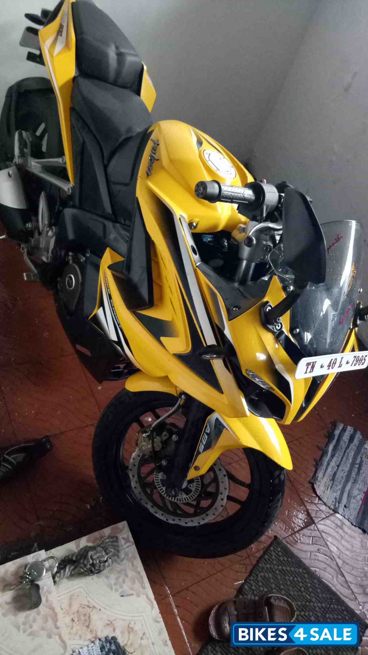 Rs 200 price on sale yellow colour