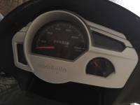 Black Mahindra Gusto 125