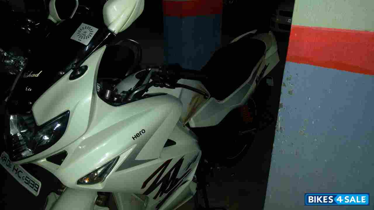 White Hero Karizma ZMR White Hero Karizma ZMR