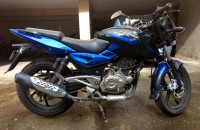 Blue Bajaj Pulsar 180 DTSi