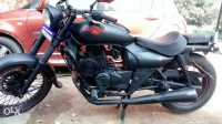 Black Bajaj Avenger 220 DTS-i