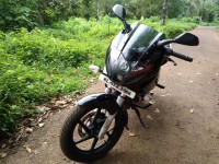 Black Bajaj Pulsar 220 DTSFi