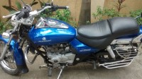 Blue Bajaj Avenger 220 DTS-i