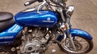 Blue Bajaj Avenger 220 DTS-i