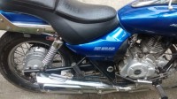 Blue Bajaj Avenger 220 DTS-i