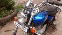 Blue Bajaj Avenger 220 DTS-i