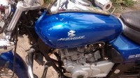 Blue Bajaj Avenger 220 DTS-i