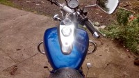 Blue Bajaj Avenger 220 DTS-i