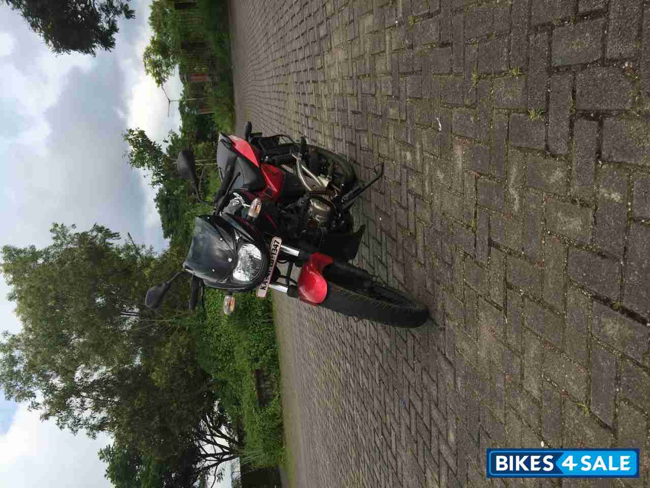 Laser Red Bajaj Pulsar 180 DTSi