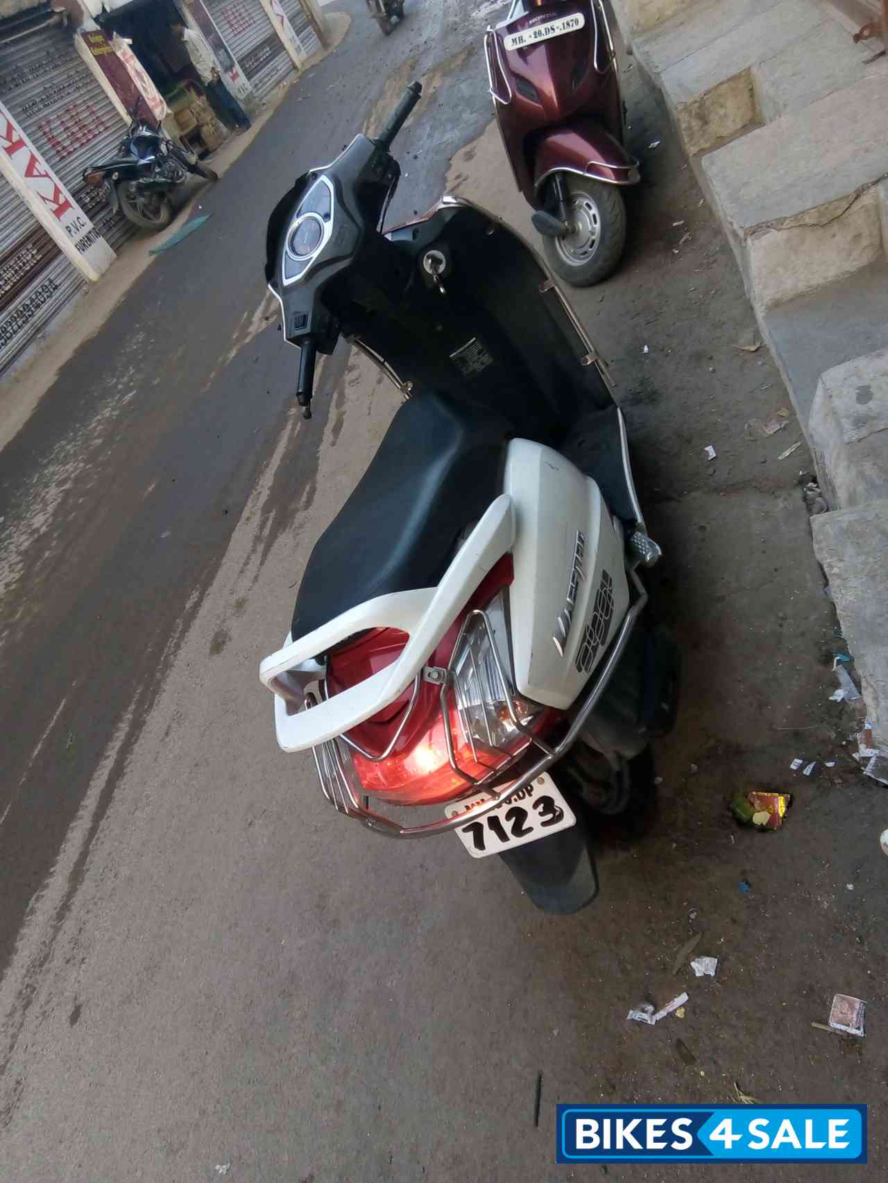 White Red Hero Maestro White Red Hero Maestro