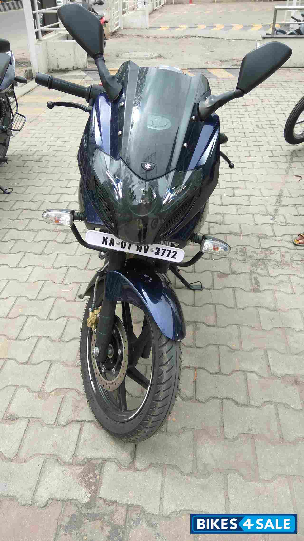 Blue Bajaj Pulsar 220F