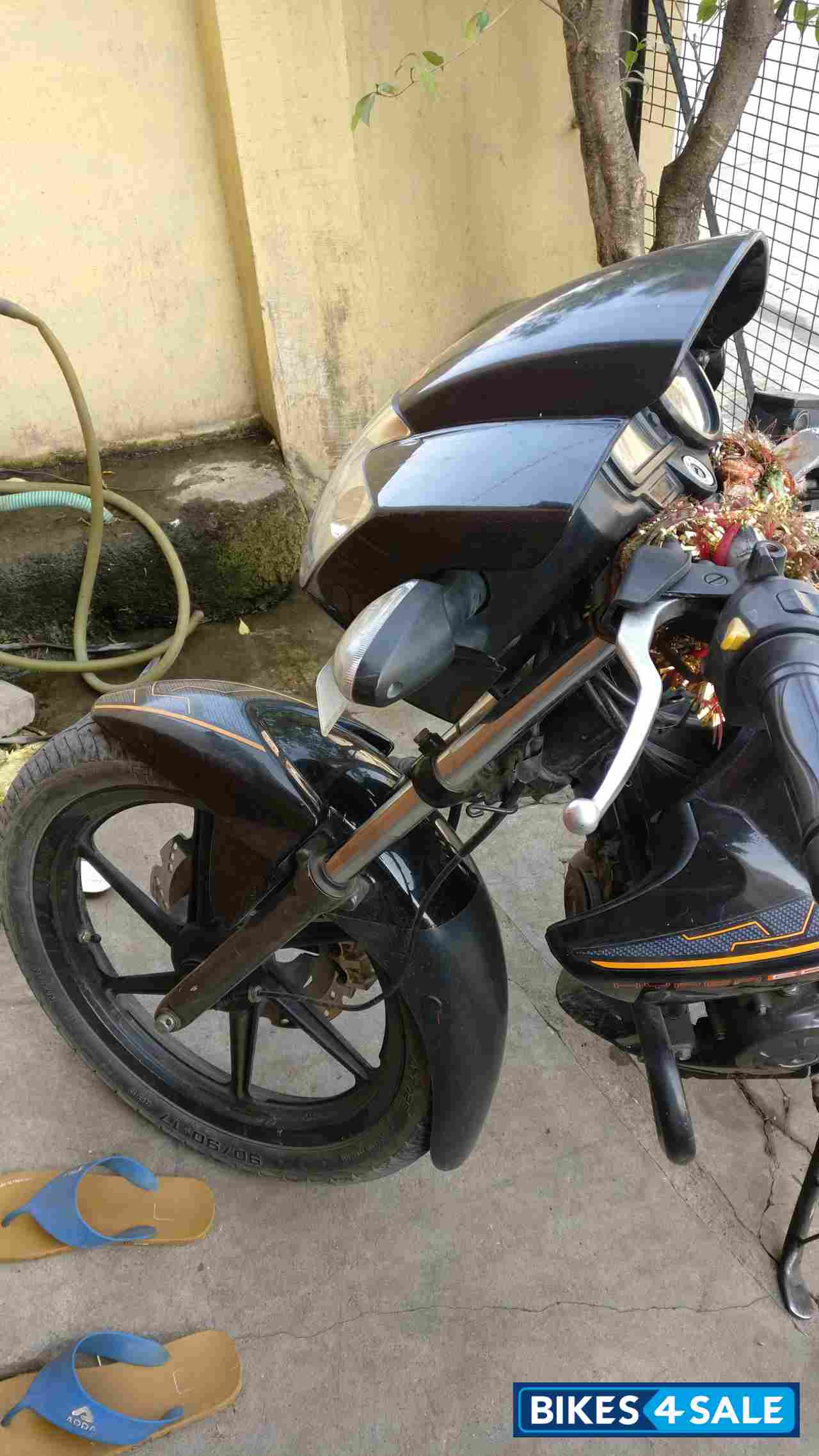 Black TVS Apache RTR 160 Black TVS Apache RTR 160