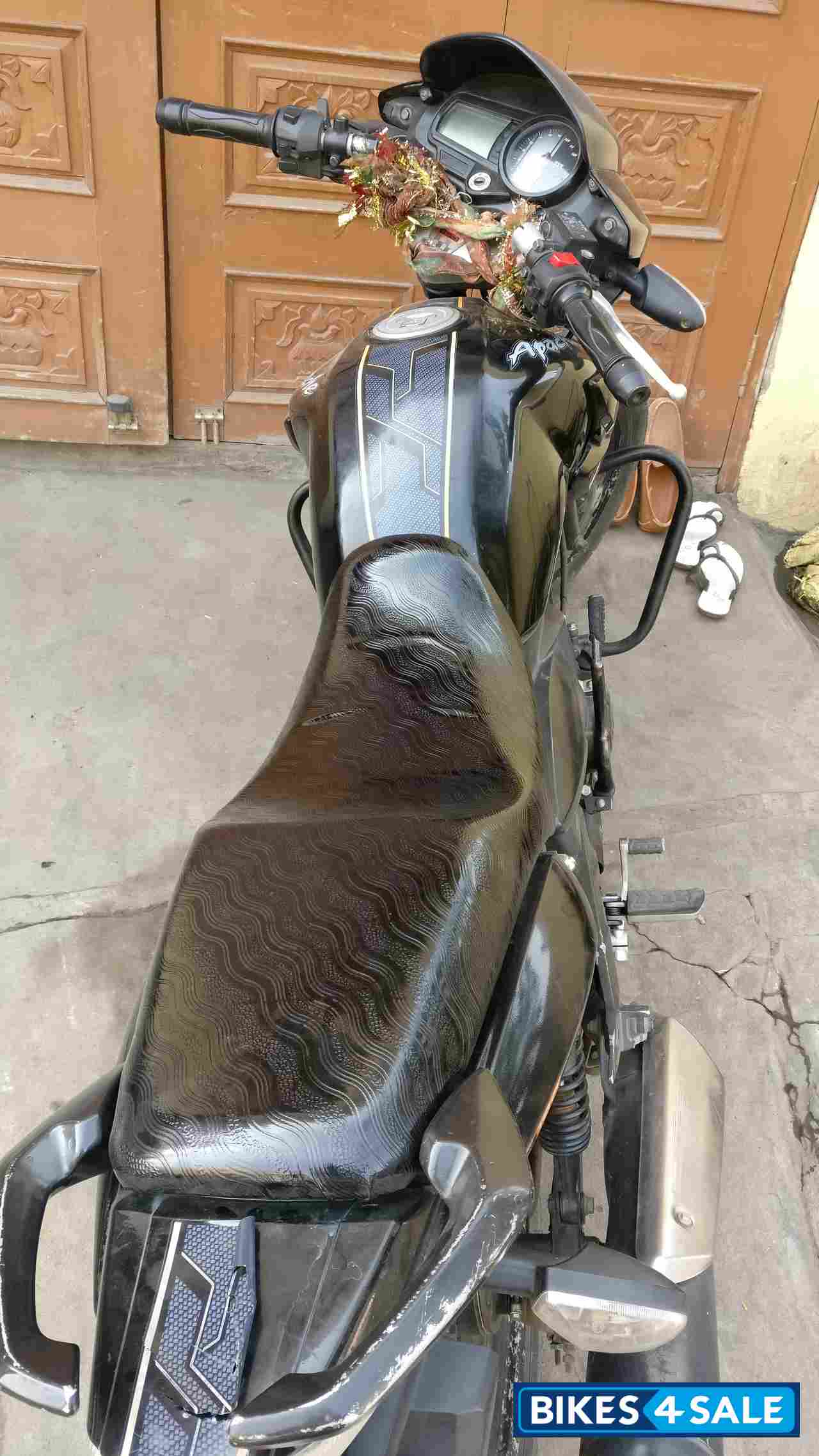 Black TVS Apache RTR 160 Black TVS Apache RTR 160