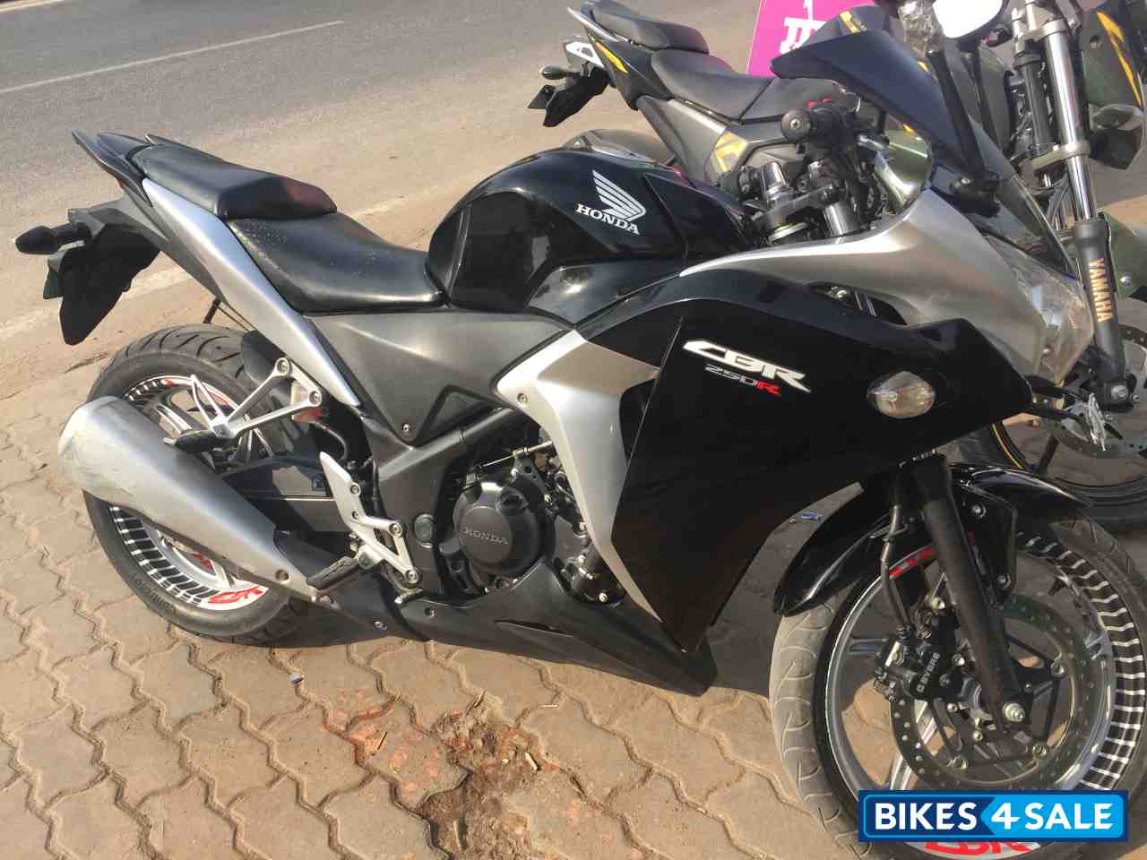 Black,silver Honda CBR 250R